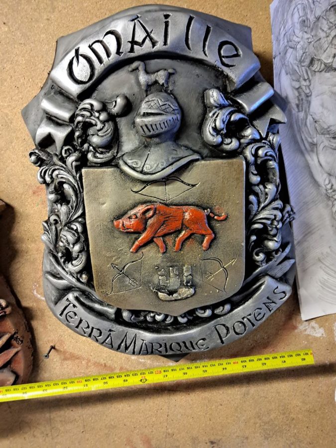 O'Malley coat of arms with boar, cast and patinated
